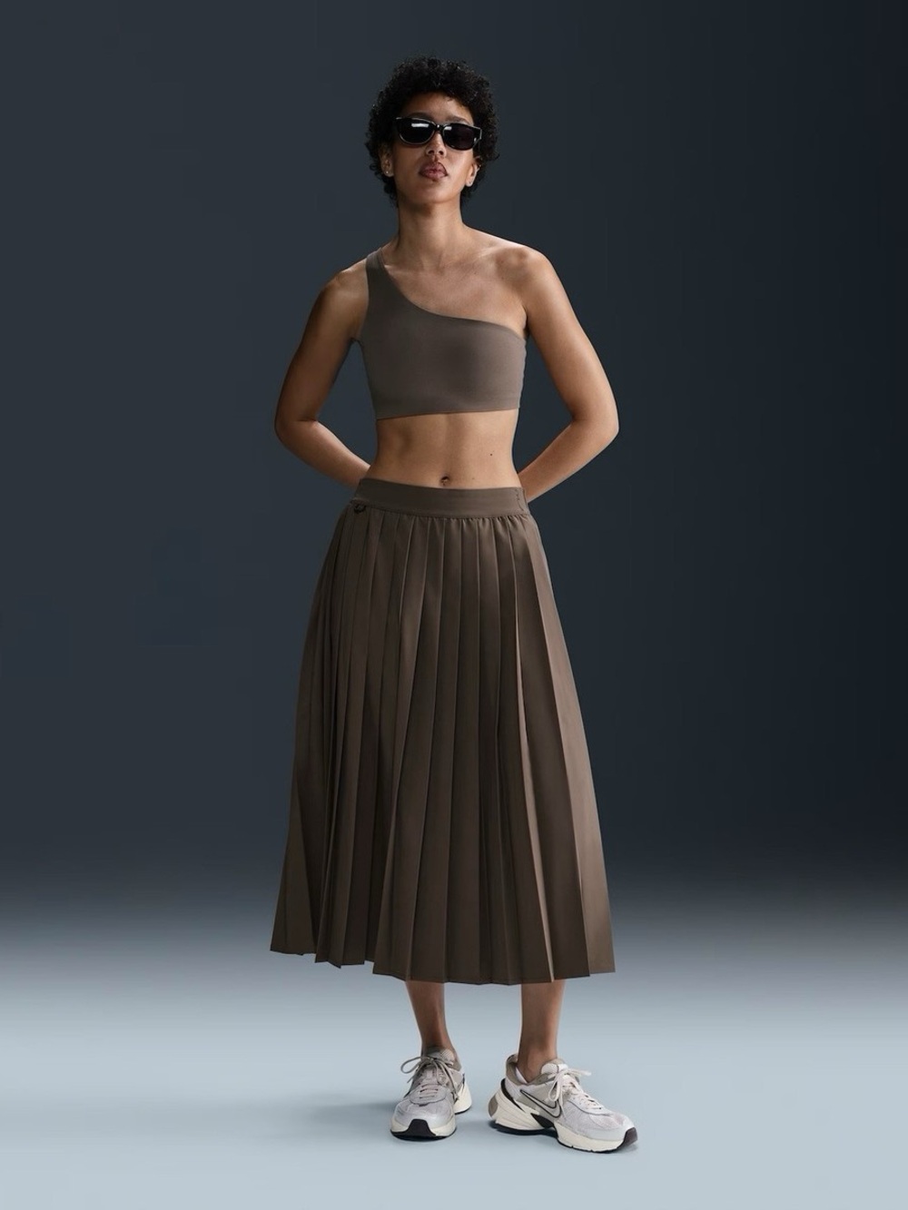 NIKE 24.7 PerfectStretch
Women's Brown Dri Fit Pleated
Skirt Size s HQ8153-004